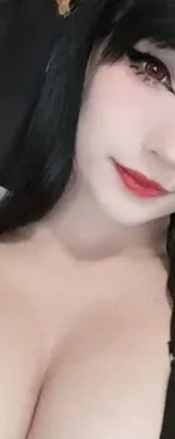 Skye ✨ (petite 19 Y/o) 👀 OnlyFans photo 1