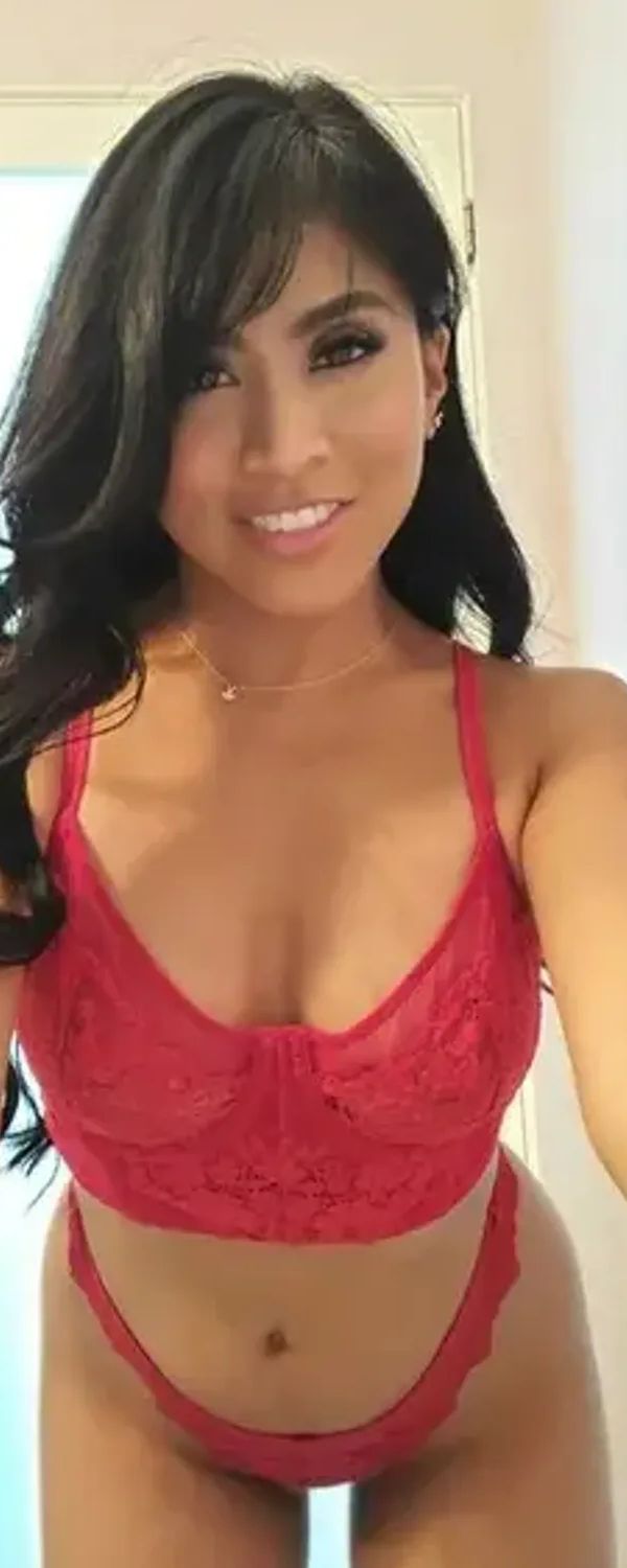 Ember Snow OnlyFans photo 1