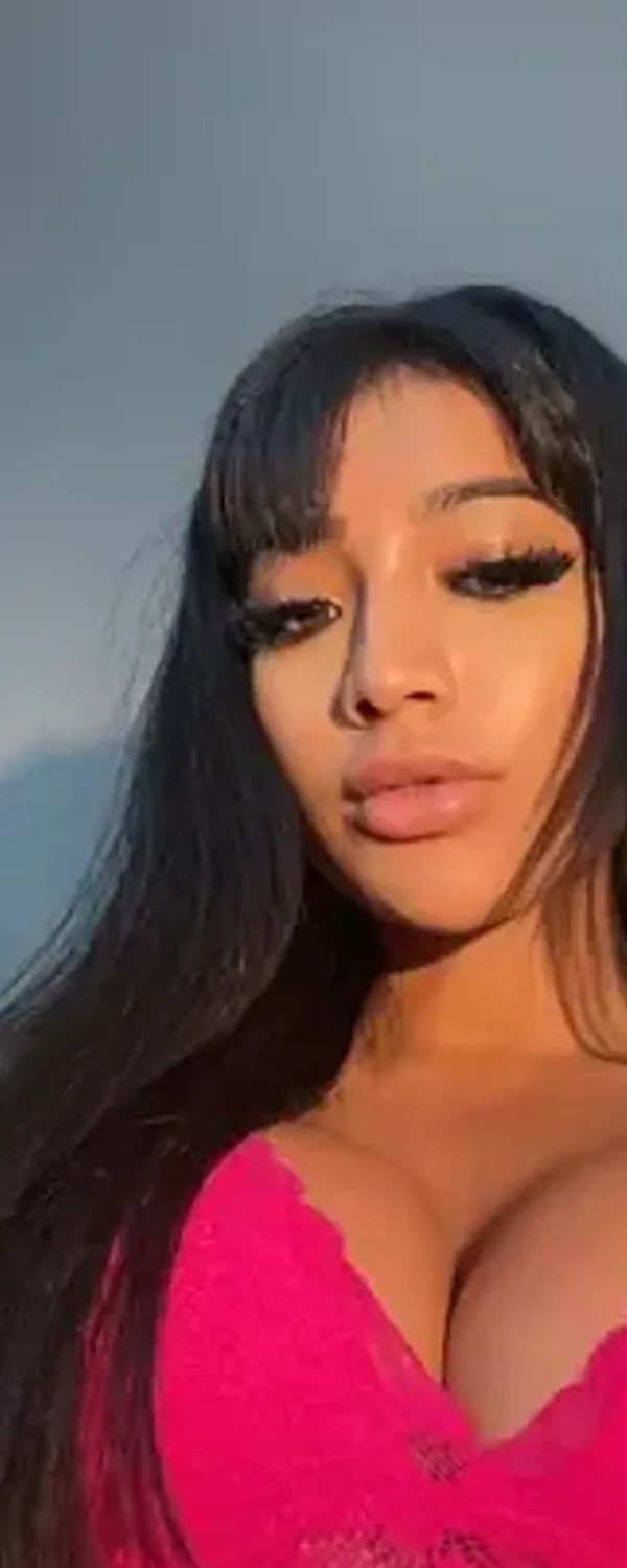 Yasmina Khan 💘 OnlyFans photo 1