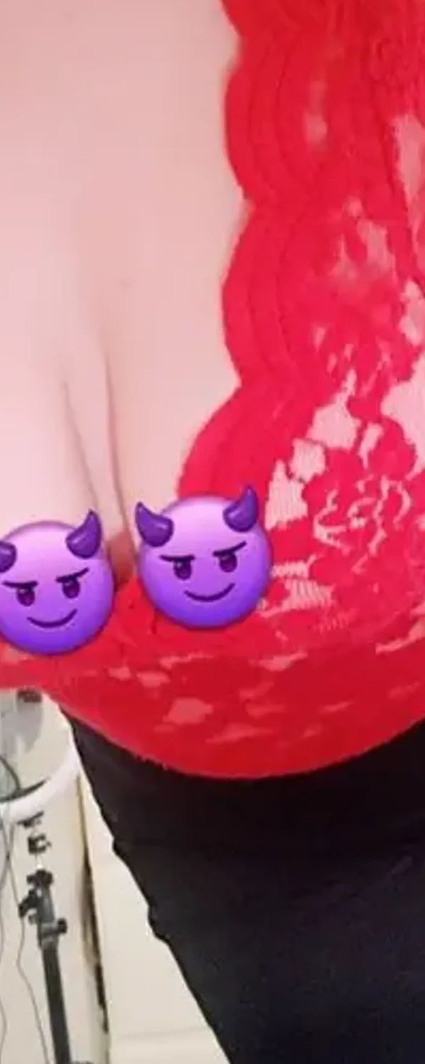 Queenie Jones OnlyFans photo 1