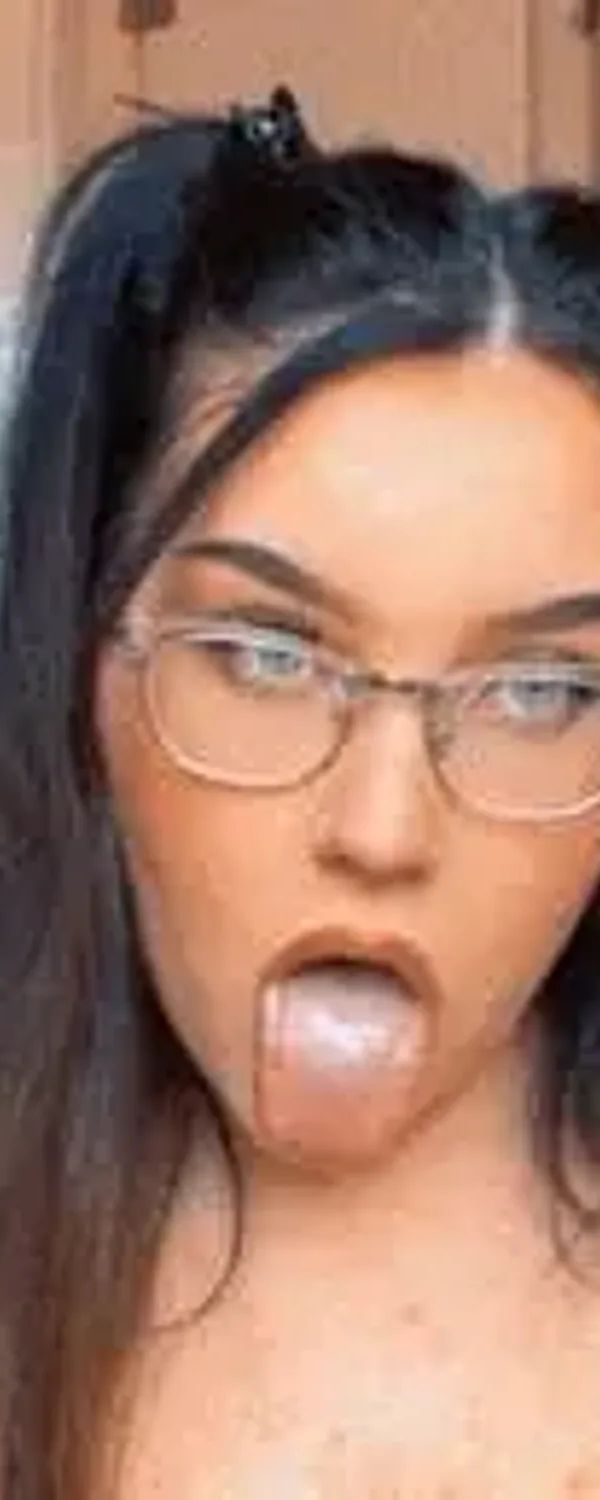 Ari OnlyFans photo 1