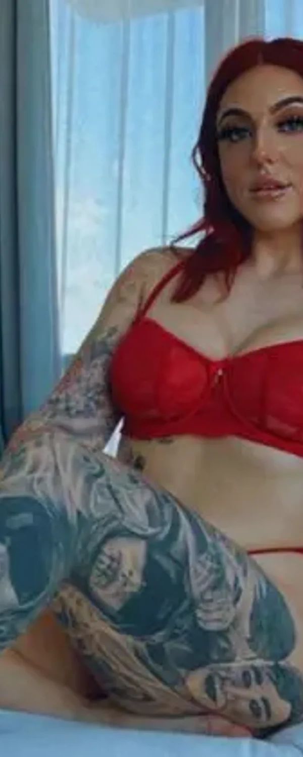 Tigbittyholli VIP 🔥 OnlyFans photo 1