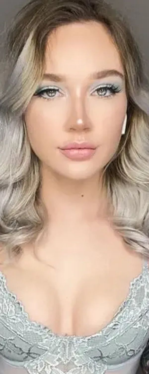 April Jayne OnlyFans photo 1