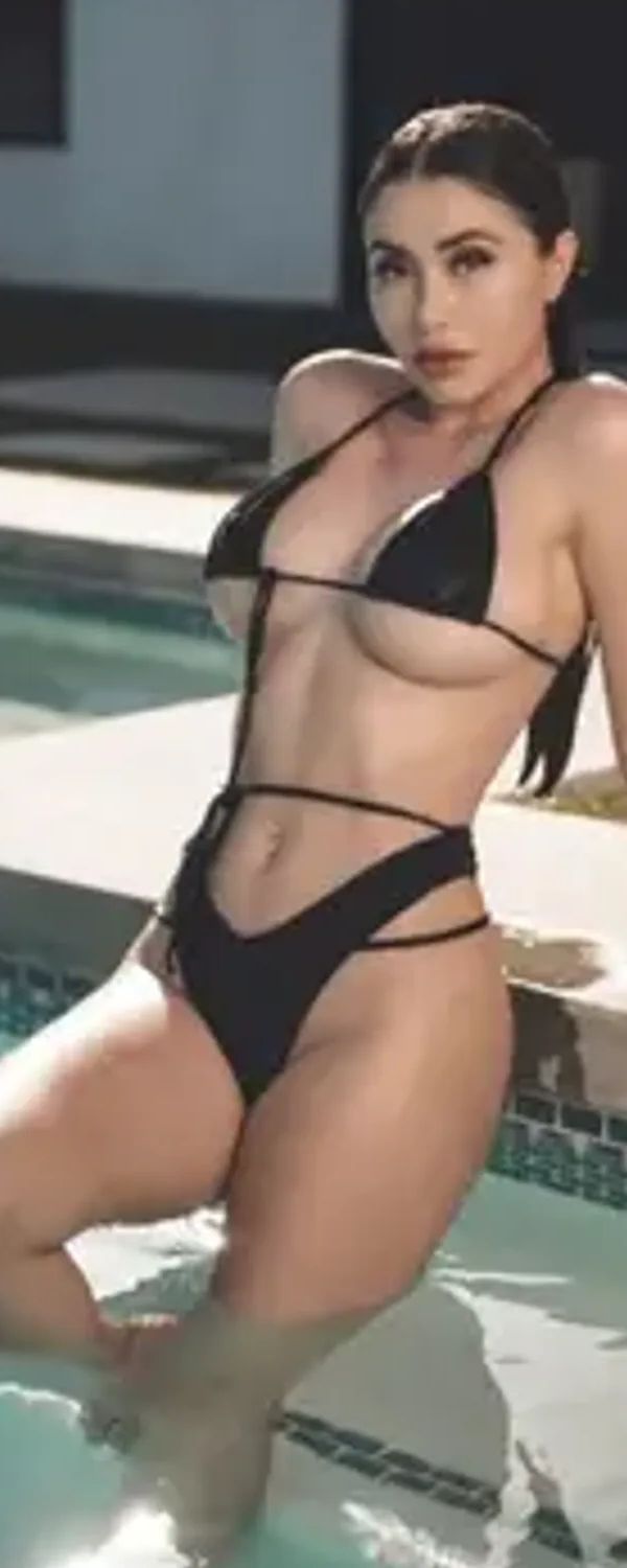 Laura Marie ๐ OnlyFans photo 1