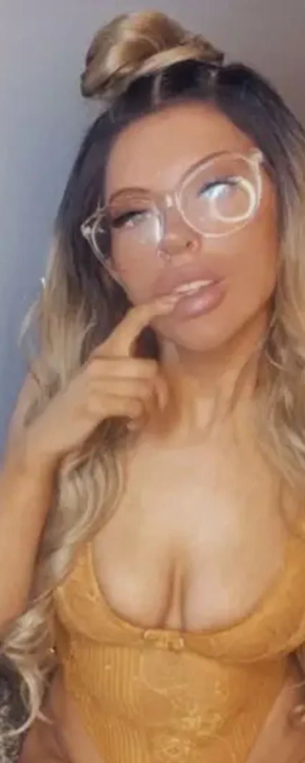 Arianna Rose 🌹 OnlyFans photo 1