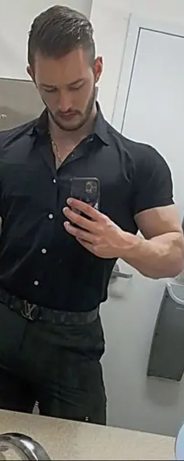 Max K Free OnlyFans photo 1