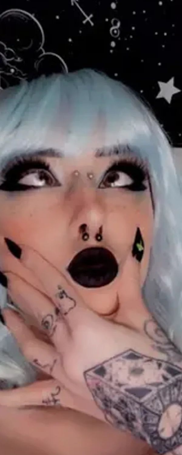 Goth M0mmy Lilli OnlyFans photo 1