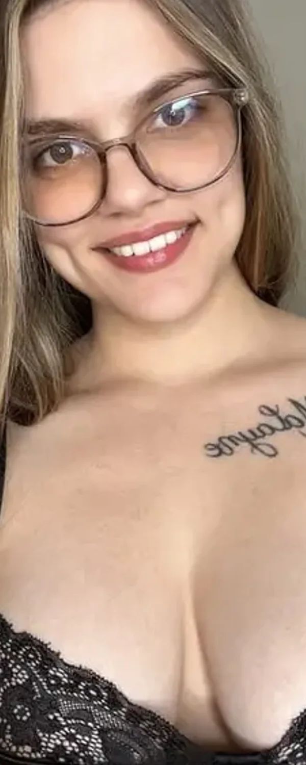 Molly Marie OnlyFans photo 1