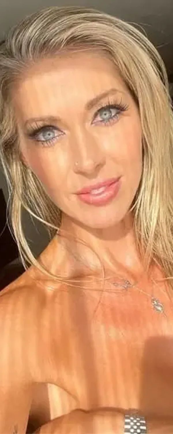 Holly Hotwife OnlyFans photo 1