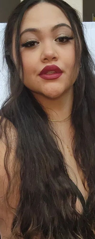 🌺 Hawaiian Hotwife Gamer 🎮