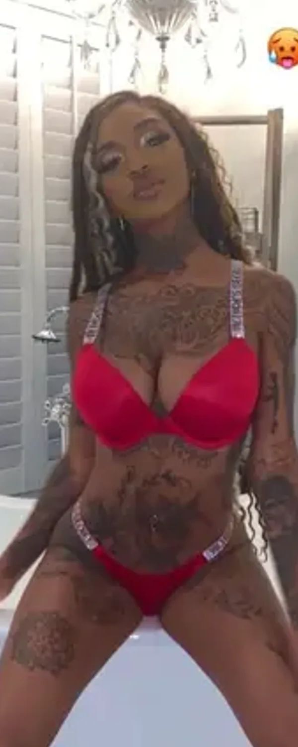 ENCHANTING OnlyFans photo 1