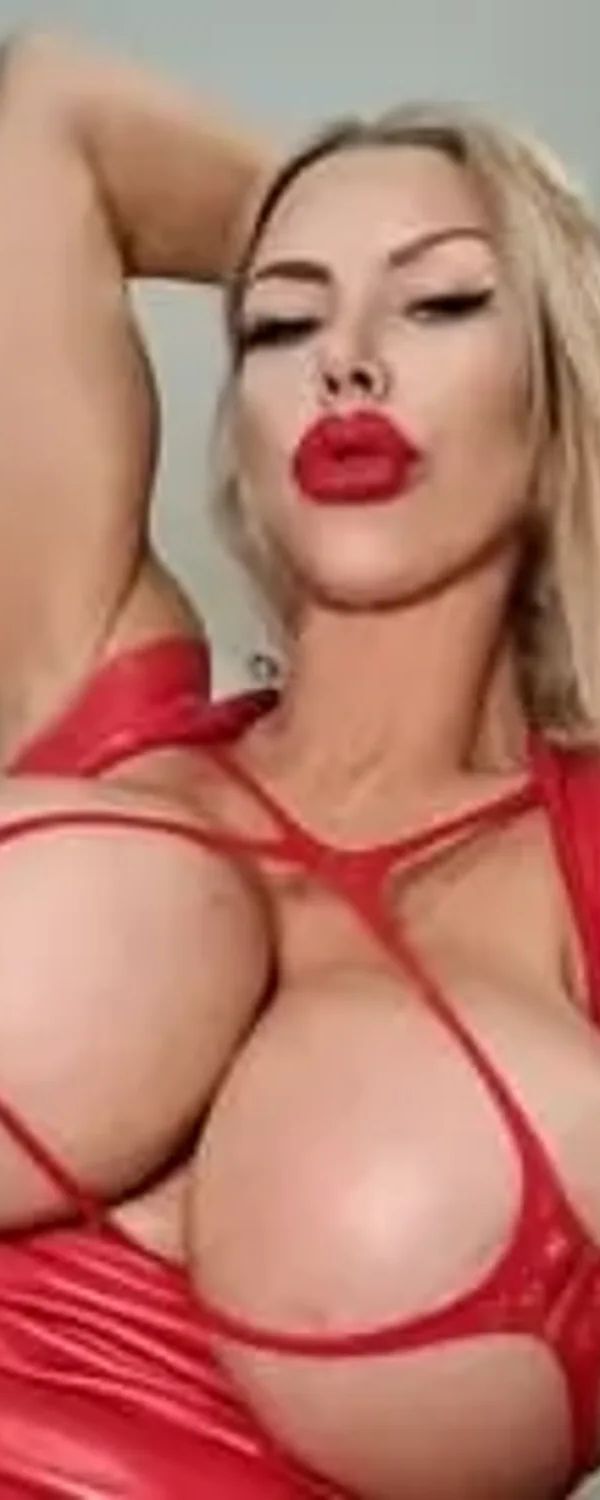 TANIA AMAZON πͺπ π¦π―m1lf OnlyFans photo 1