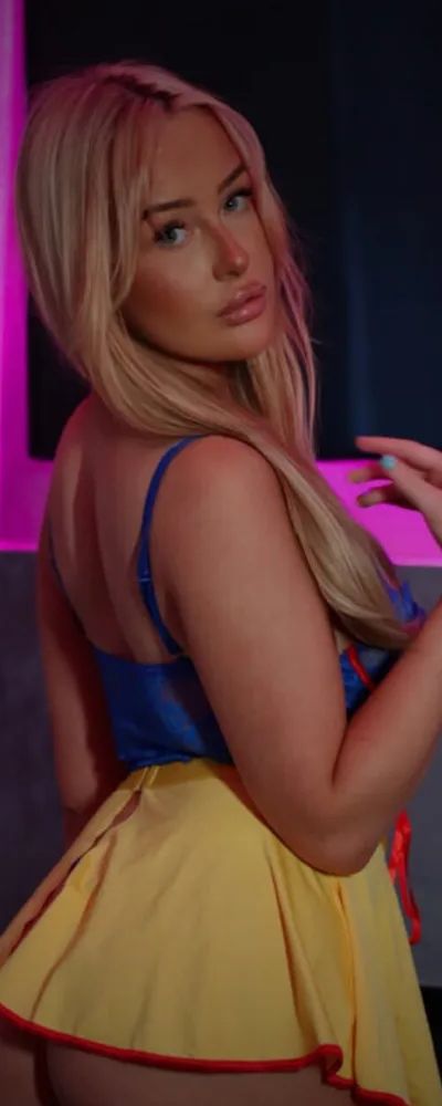 Soph 💕 18yo Blonde School Girl | ONLINE 🟢