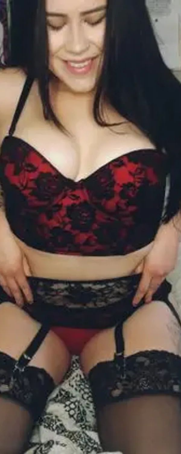 Scarlet Gray OnlyFans photo 1