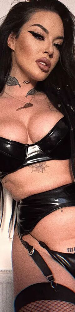 Xena 🦹🏻‍♀️🍆 Latex Pegging Goddess 🟢 NEW