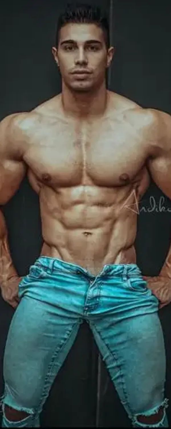 Closer Look Men Free OnlyFans photo 1