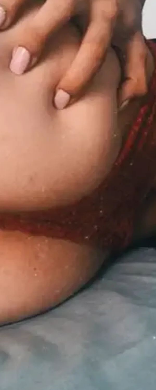 Scarlett Jones OnlyFans photo 1