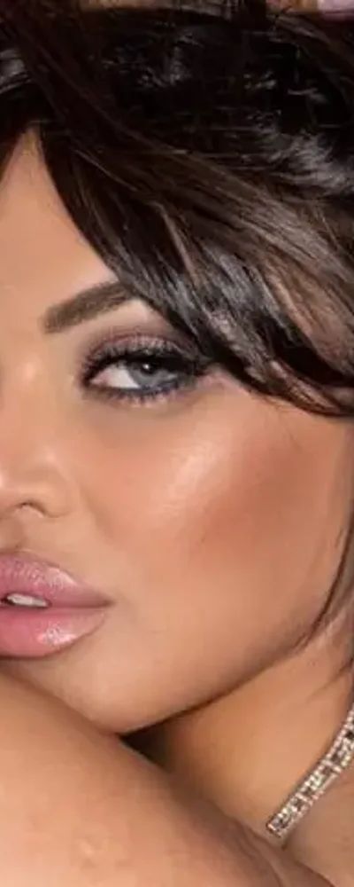 Christine Mcqueen ™