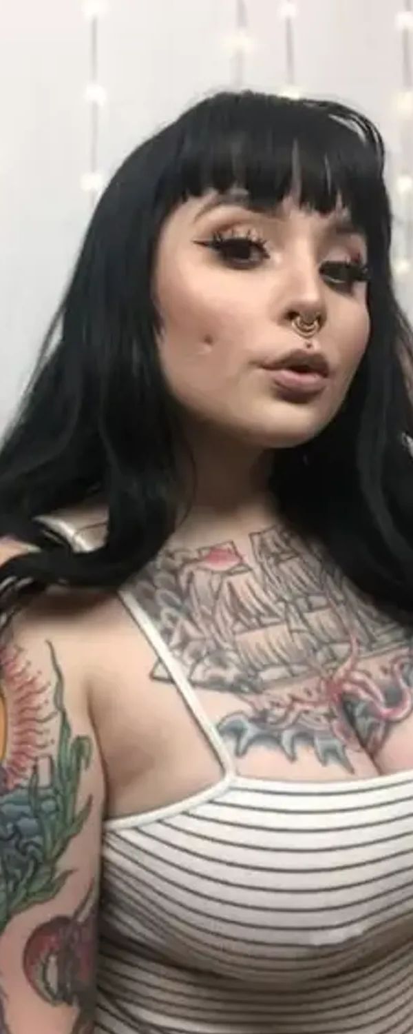 OLIVIA VEE XXX OnlyFans photo 1