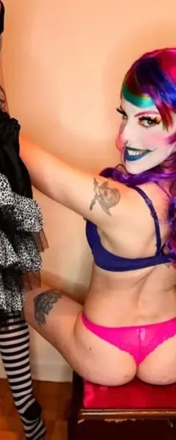 Killer Kiwi From Outer Space OnlyFans photo 1