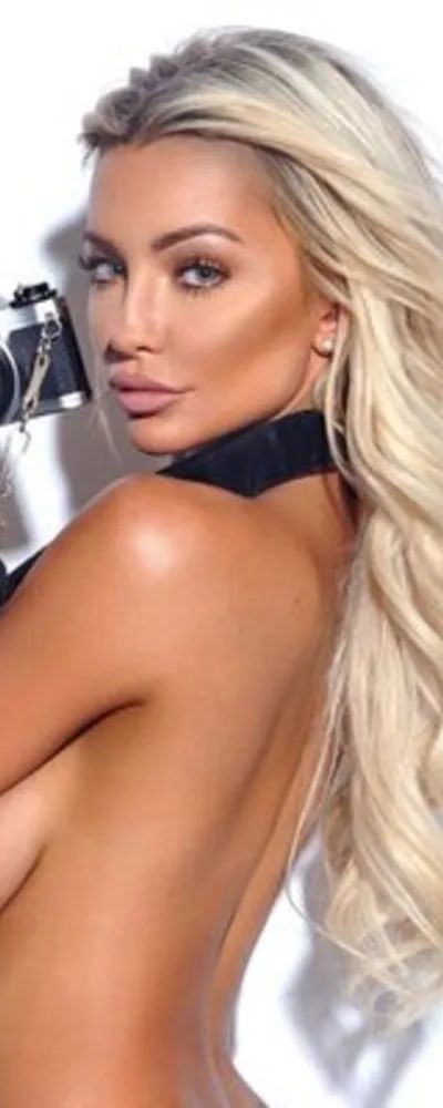 Lindsey Pelas
