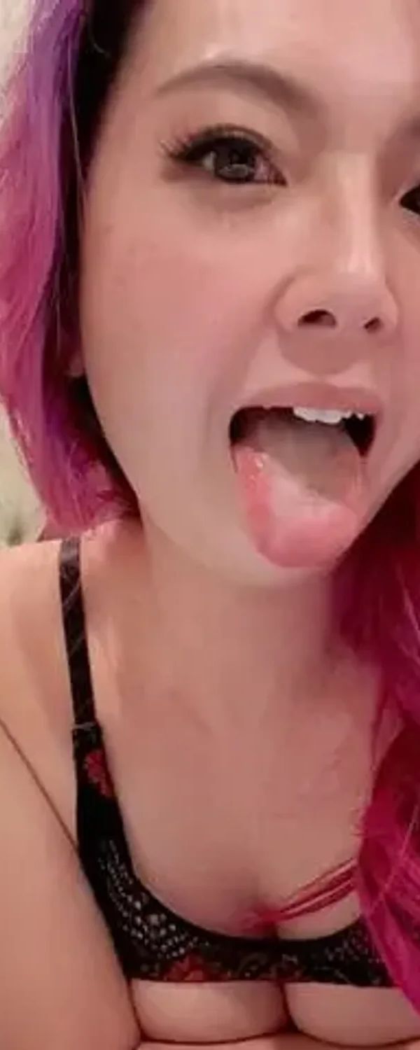 Monique Mae πΊ Asianhotwife OnlyFans photo 1