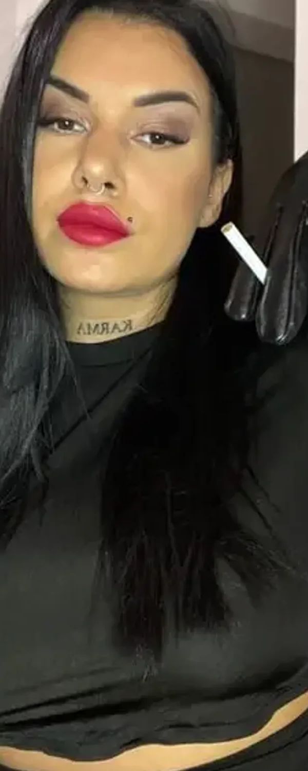 Smokingfetishkate OnlyFans photo 1