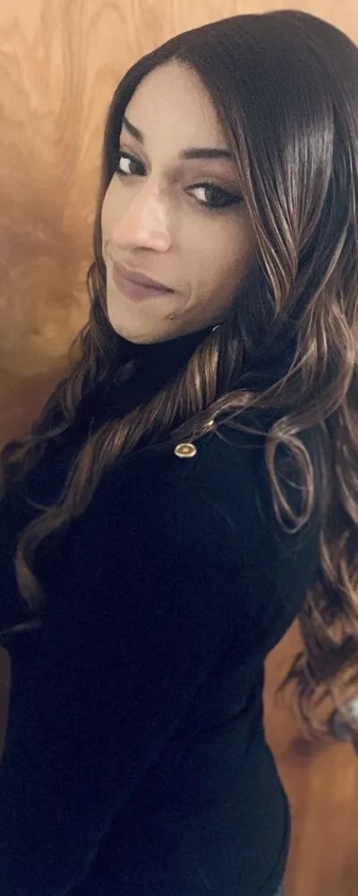 Angela Lar