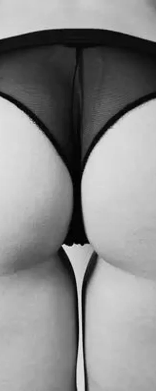 Your Sweet Neighbour 🖤❤️🖤 OnlyFans photo 1