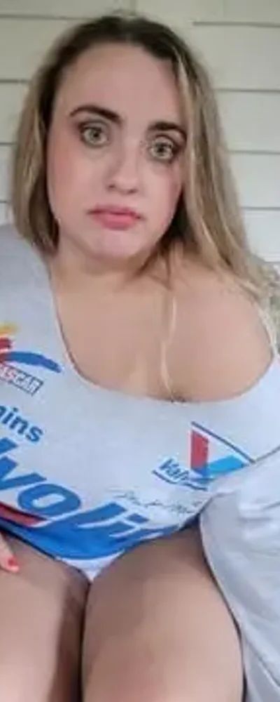 Kyla Bloom Curves