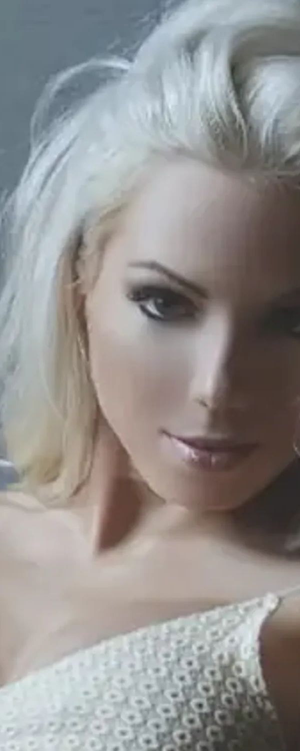 Elaine Stella OnlyFans photo 1