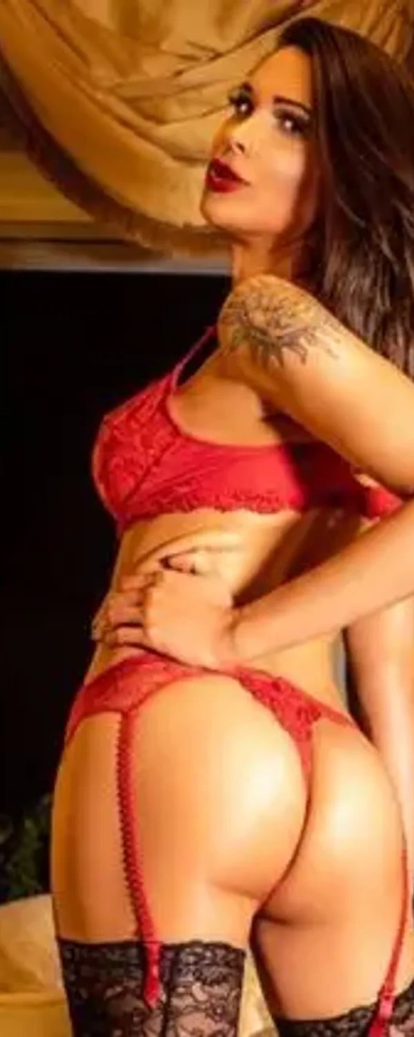 TRANS LILY FERRARI 24cm OnlyFans photo 1