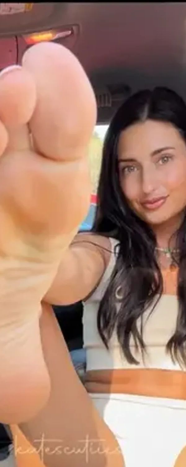 Kate’s Cute Feet OnlyFans photo 1