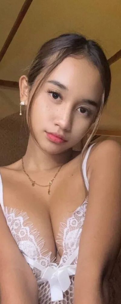 Petite Asian Teen 😇 FREE PAGE 🥰