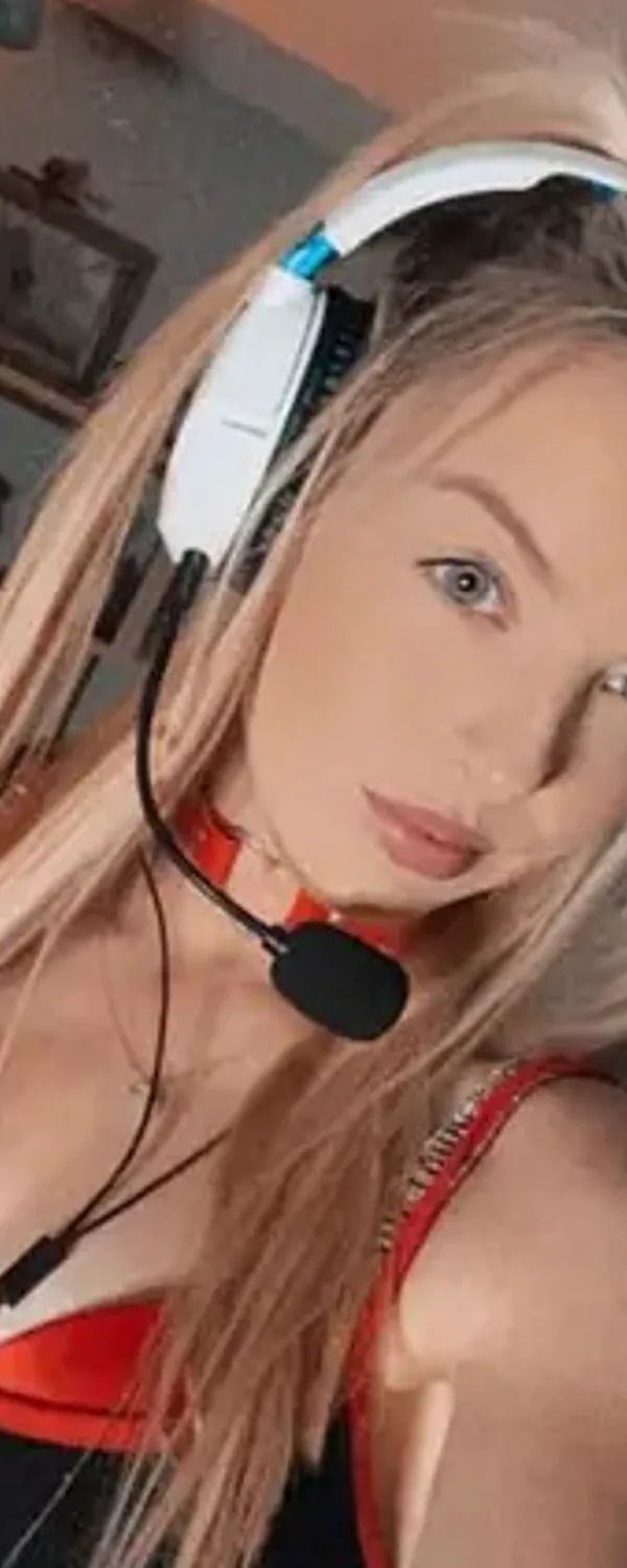 Georgie Louise π€ OnlyFans photo 1