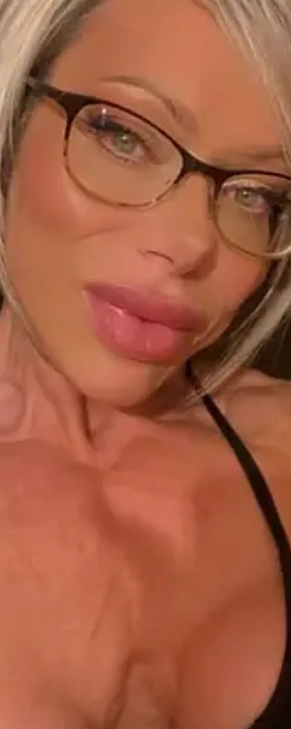 Julie Pereira OnlyFans photo 1