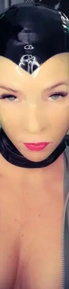 Latexrapture (scarlett)