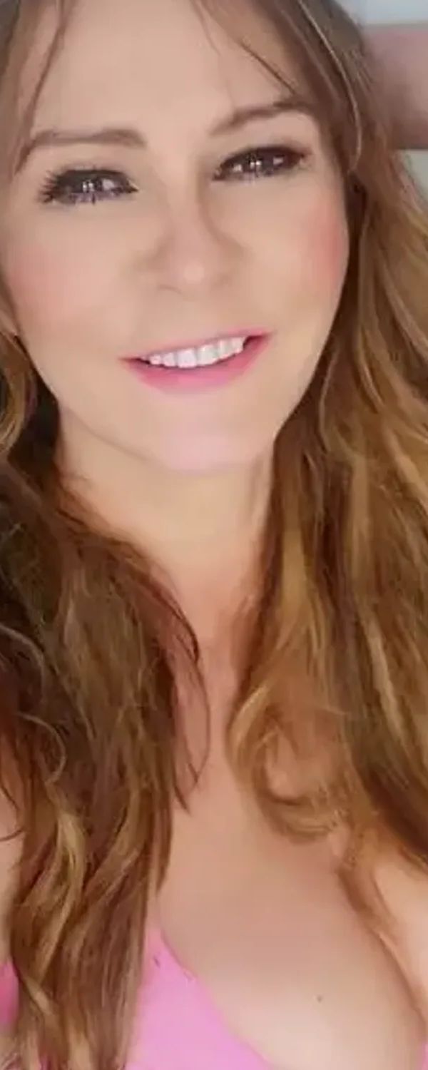 Donna Ewin OnlyFans photo 1