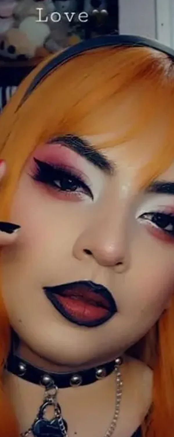 Julie Nighthawk OnlyFans photo 1