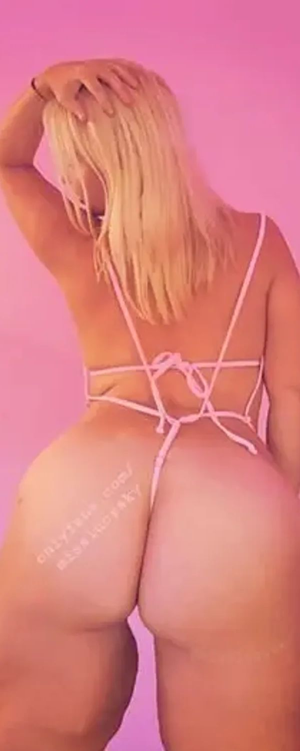 Pawg🍑 Sassy Sarah Stewart OnlyFans photo 1