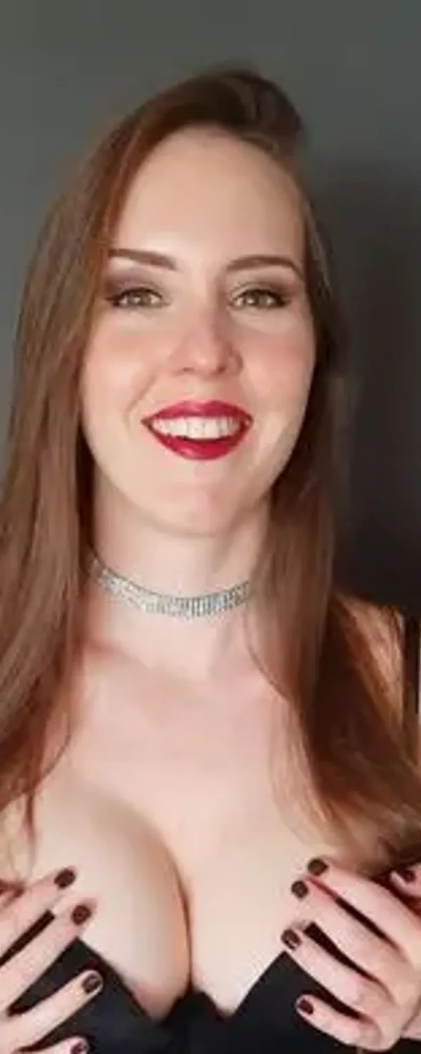 Elisethetease OnlyFans photo 1