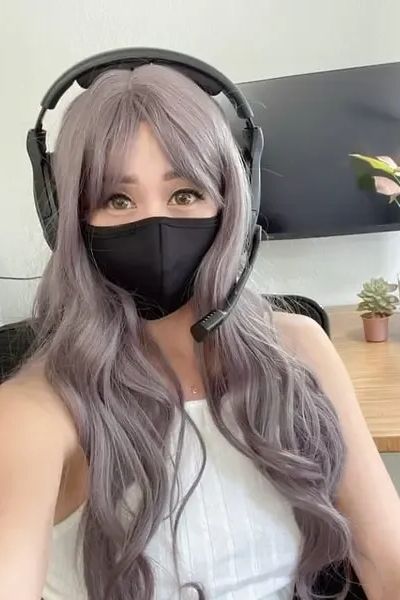 Alice - Petite Yoga Girl 🧘🏻‍♀️