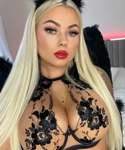 Amirah Leia • FREE