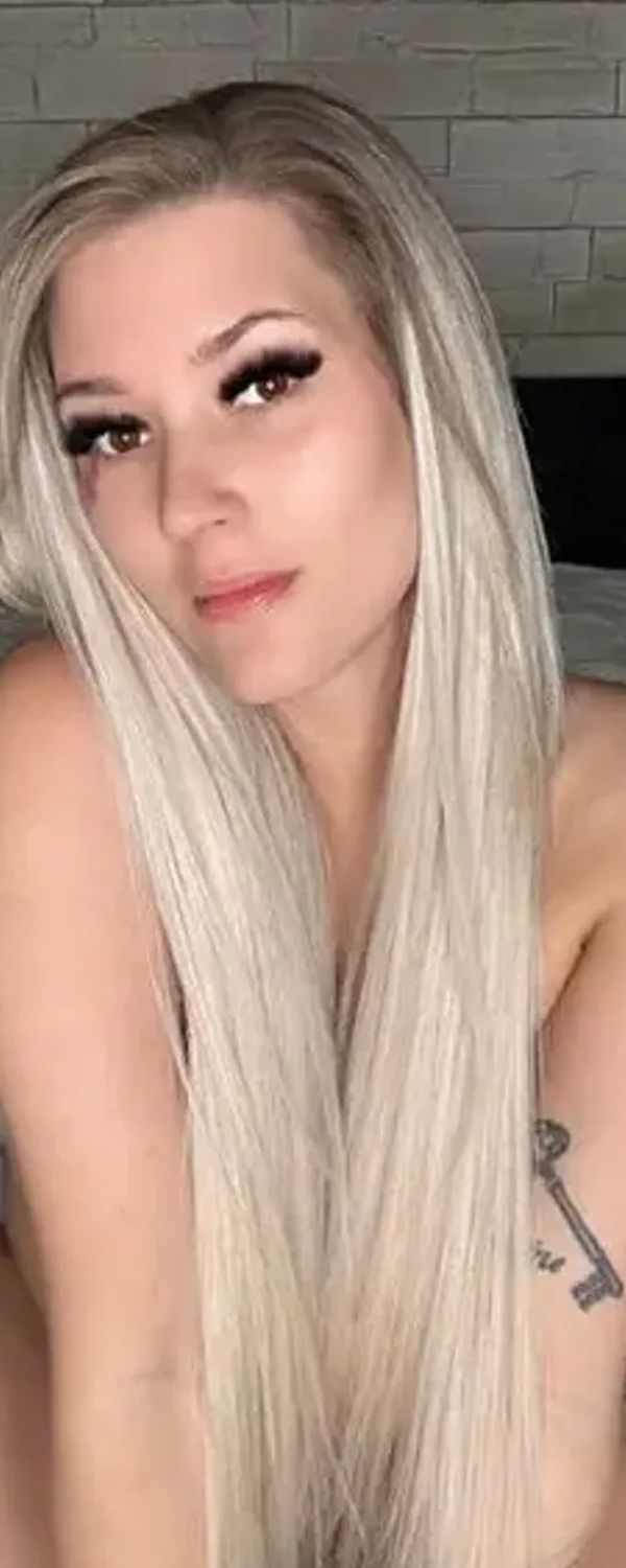 Vannieguil OnlyFans photo 1