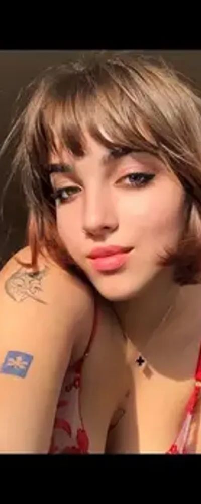 Busty Lina👅💋