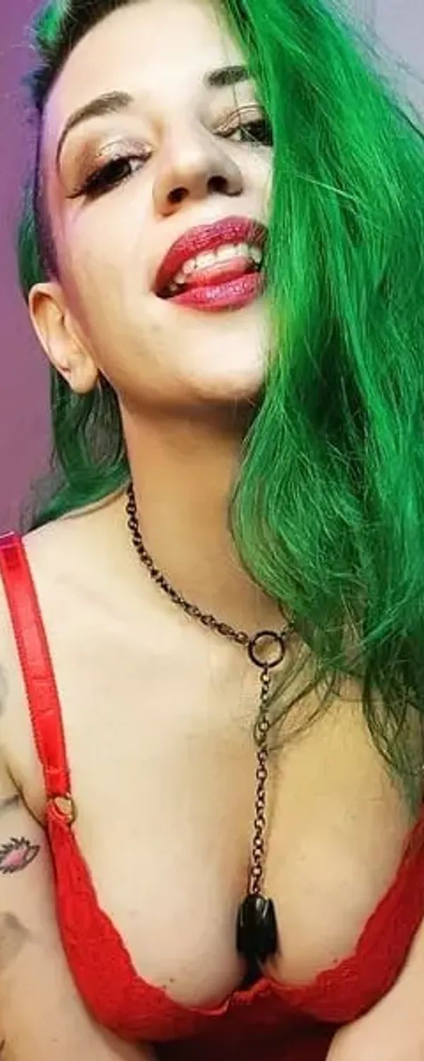 Violet Bombs OnlyFans photo 1