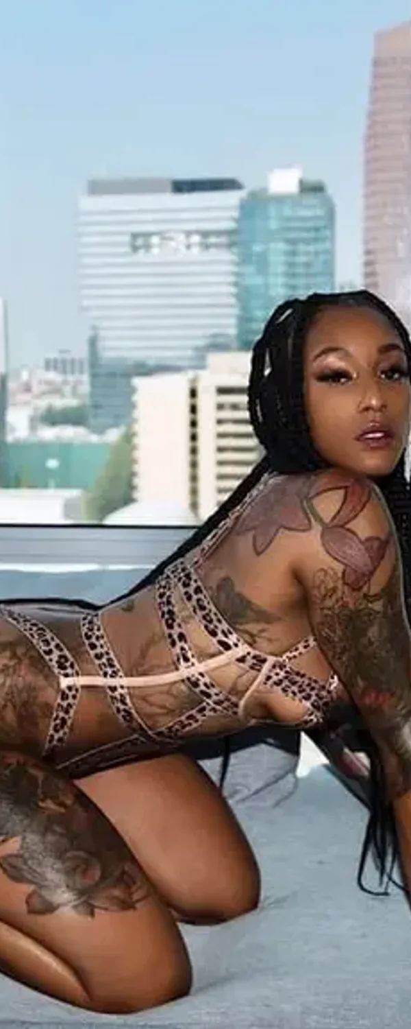 Mizztwerksumfreenow OnlyFans photo 1