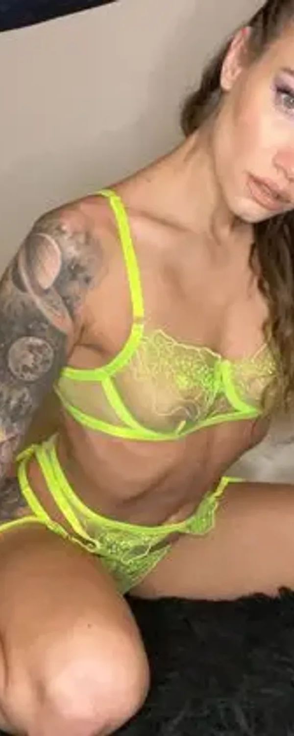 Amy Stones, Natural Elegance And Grace OnlyFans photo 1
