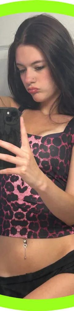 Hottest Bracefaced Freshie On OF