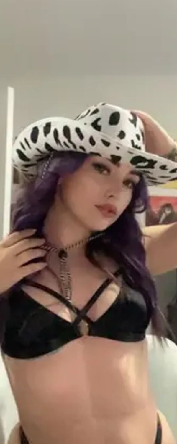 April Rayne OnlyFans photo 1